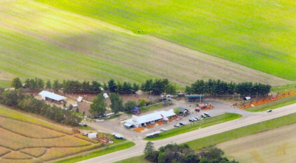 This Enormous Roadside Farmers Market In Wisconsin Is Too Good To Pass Up