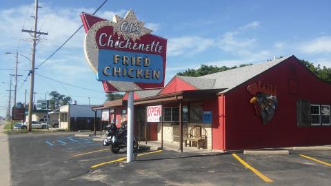 One Kansas Restaurant Where You Can't Go Wrong If You Order Chicken