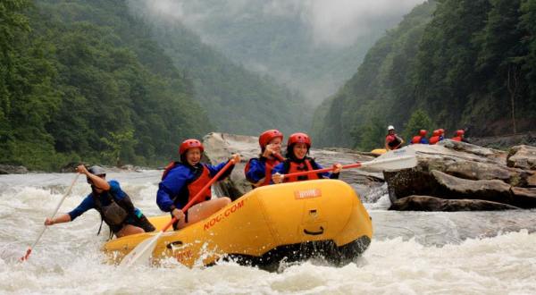5 World Class Tennessee River Rafting Experiences To Try This Summer