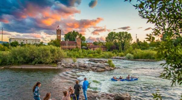 This Picturesque Montana City Right On The River Is A Nature Lover’s Dream Come True