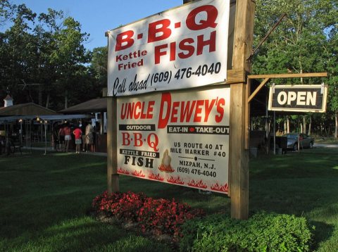 This Teeny Roadside Restaurant In New Jersey Is A Must-Stop For Summer BBQ