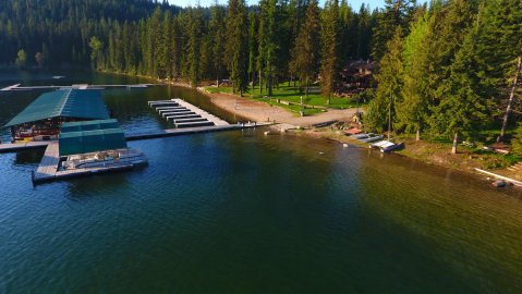Make Your Summer Complete With A Stay At This Beautiful Beachfront Lodge In Idaho
