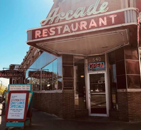 Take A Trip Back In Time At This Old-School Tennessee Diner