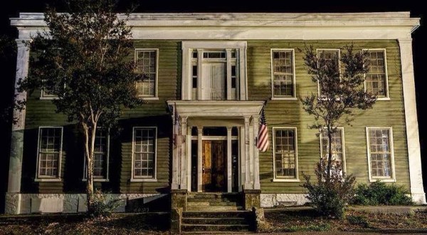 Spending The Night In The Most Haunted Hotel Near Austin Isn’t For The Faint Of Heart