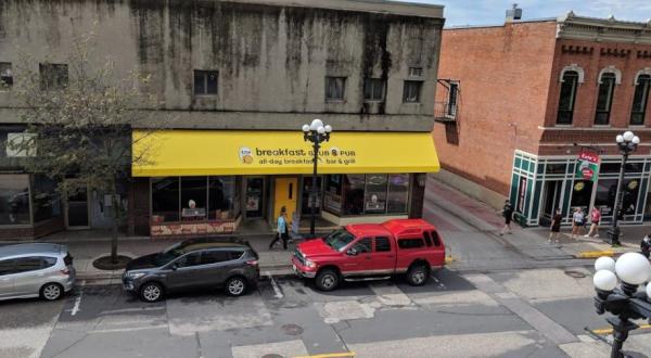 Revisit The Glory Days At This 80s-Themed Restaurant In Wisconsin