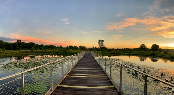 The Boardwalk Hike In Kentucky That Leads To Incredibly Scenic Views