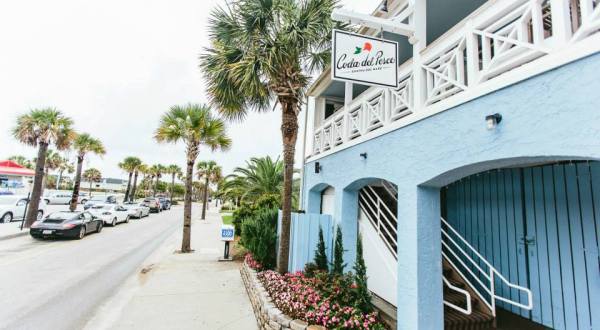 The Oceanside Grill In This Tiny South Carolina Beach Town Is The Perfect Dinner Spot