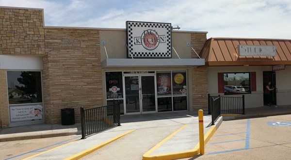 You’ll Never Want To Miss Breakfast At This Restaurant In Western Kansas