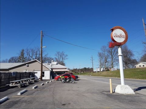The Burgers And Shakes From This Middle-Of-Nowhere Indiana Drive-In Are Worth The Trip