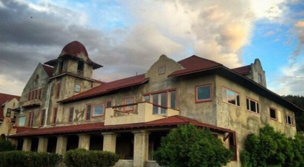 The Haunted Hot Springs Resort In Montana That Will Delight You In Every Way
