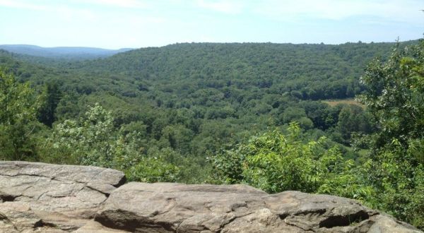 This Easy Hike In Connecticut Is Less Than Two Miles And Takes You To A Beautiful View