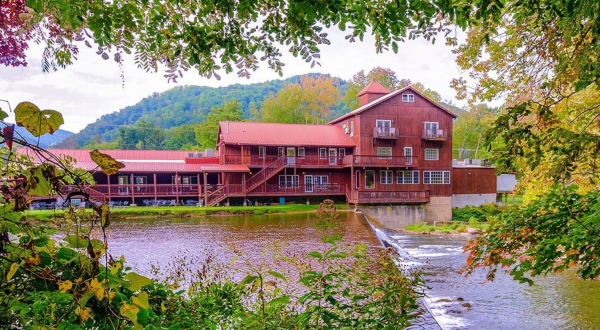 The Waterfall Views From This Virginia Restaurant Are As Praiseworthy As The Food