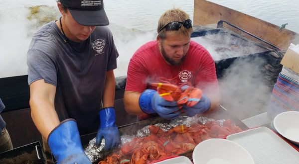 This Seafood Feast On The Beach In Maine Is What Summer Dreams Are Made Of