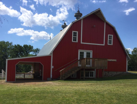 There's A Bed And Breakfast On This Charming Farm In North Dakota And You Simply Have To Visit
