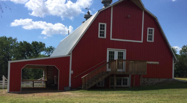 There’s A Bed And Breakfast On This Charming Farm In North Dakota And You Simply Have To Visit