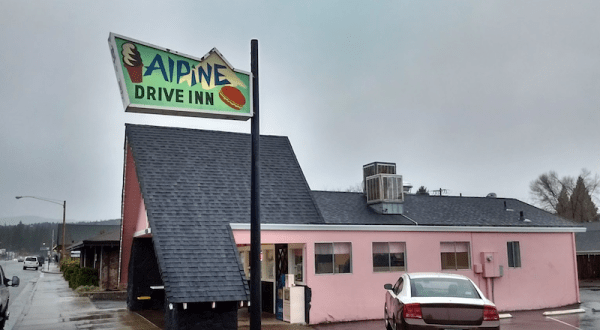 This Super Old-School Drive-In Has Been A Northern California Staple For Years