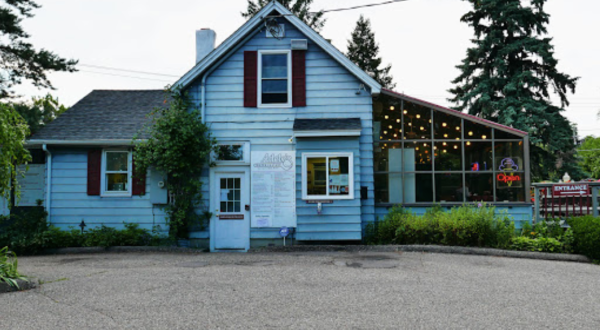 The Treats At This Frozen Custard Shop In Minnesota Are Melt-In-Your-Mouth Good