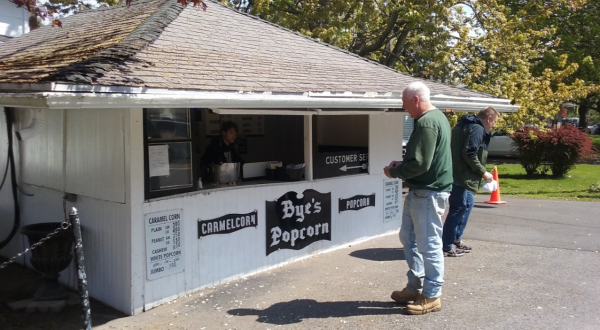 One Of The World’s Most Famous Popcorn Stands Is Hiding In Small Town New York