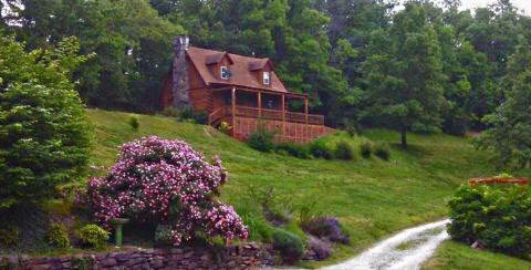 Spend The Night At This Two-Story Cabin In The Mountains For A Rejuvenating Arkansas Getaway