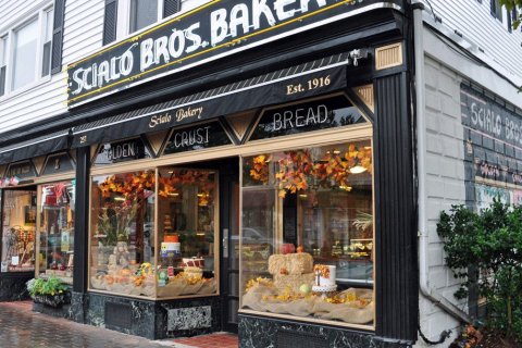 Sink Your Teeth Into Authentic Italian Pastries At This Amazing Bakery In Rhode Island