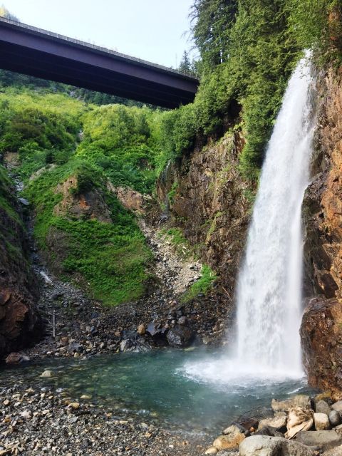 The Hike To This Pretty Little Washington Waterfall Is Short And Sweet