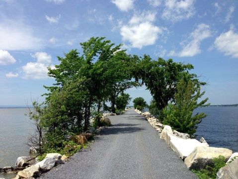 Few People Know There’s A Vermont Island You Can Walk To