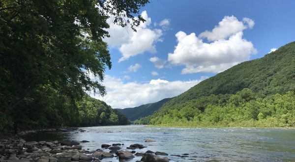 Hiking To This Remote Geological Wonder In West Virginia Is Like Traveling To Another Planet