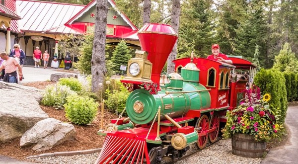 The Christmas Theme Park In New Hampshire Where You’ll Have Loads Of Unforgettable Fun