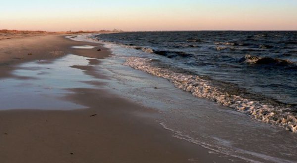 Sneak Away To These 8 Secret Bayside Beaches In Delaware To Escape The Crowds