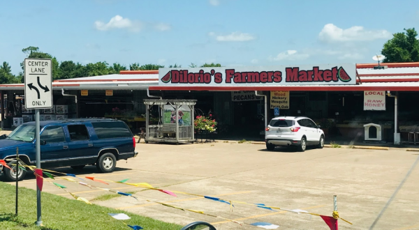 This Enormous Roadside Farmers Market In Texas Is Too Good To Pass Up