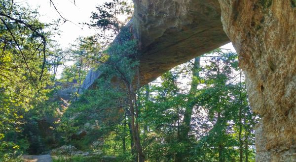 The Lesser Known Natural Bridge Hike In Kentucky That’s Quick And Easy