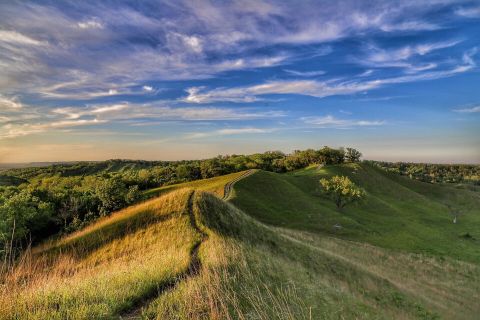 Iowa's Most Scenic Ridge Trail Shows Off Breathtaking Views Of The Loess Hills