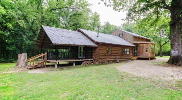 Few People Know Your Can Rent This Gorgeous Private River Cabin With Water Access In Oklahoma
