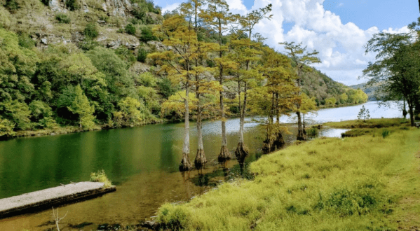 This Picturesque Oklahoma Town Right On The Water Is A Nature Lover’s Dream Come True