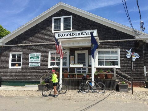 You'll Find Incredible Seafood At This Unsuspecting General Store In Maine