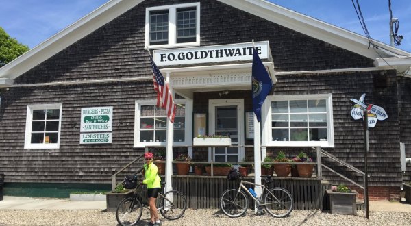 You’ll Find Incredible Seafood At This Unsuspecting General Store In Maine