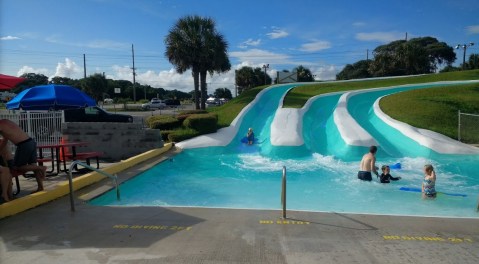 The Old Hat Water Park In North Carolina That'll Take You Back To The Good Old Days