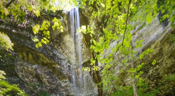 The Secret Waterfall In Arkansas That Most People Don’t Know About