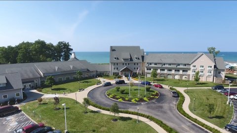 This Picture Perfect Beachfront Lodge In Ohio Is Calling Your Name This Summer