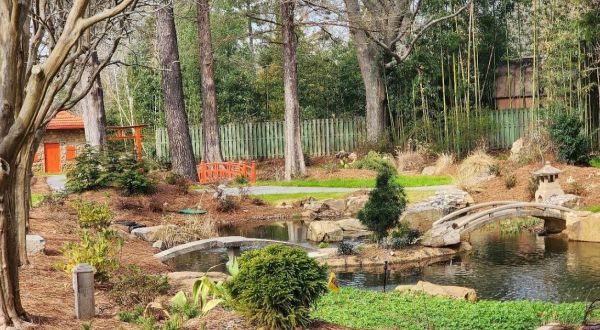 Few People Know There’s A Peaceful Japanese Tea Garden Hiding Right Here In South Carolina