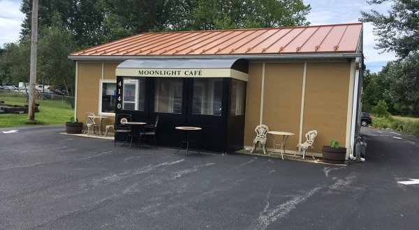 Moonlight Cafe In Pennsylvania Is A Tiny Restaurant Known For Its Tasty Fare And Big Portions