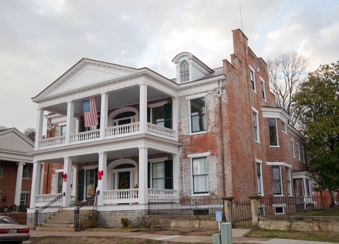This Beautiful And Historic Mansion Is One Of The Most Haunted Places In Kentucky