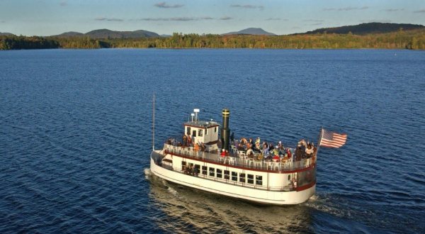 Start Your Sunday With A Beautiful Brunch Cruise On Raquette Lake In New York