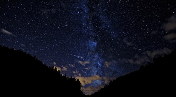 The Northern California Sky Will Light Up With Shooting Stars And A Nearly Full Moon This Week