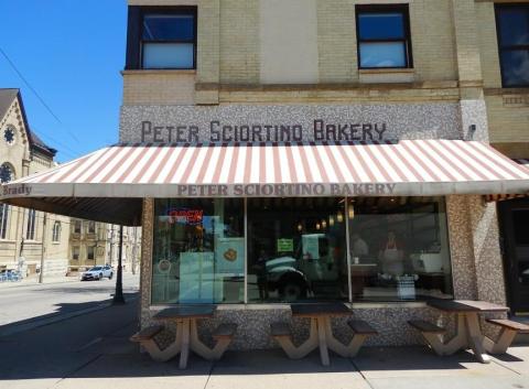 Sink Your Teeth Into Authentic Italian Pastries At This Amazing Bakery In Wisconsin
