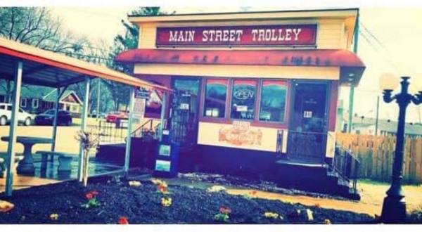 This Trolley In Mississippi Is Actually A Restaurant And You Need To Visit
