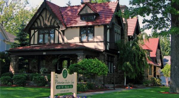 This Victorian Tudor Inn Just Might Be The Most Charming Place You Can Stay In All Of Ohio