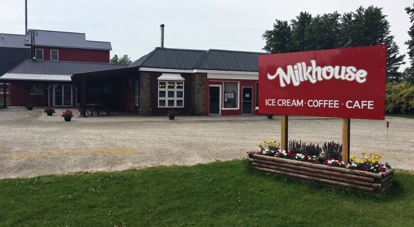 Bring Your Dairy Dreams To Life At This Ice Cream Cafe In Michigan