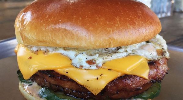 You’ve Got To Try The Fried Bologna From This Unassuming Restaurant In Mississippi