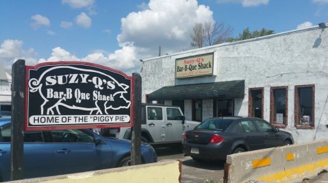 Suzy Q's Bar-B-Que Is One Of The Best Roadside BBQ Joints In Buffalo
